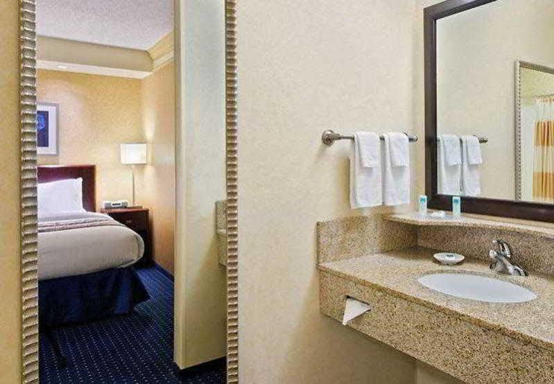 Springhill Suites Detroit Southfield Exterior foto